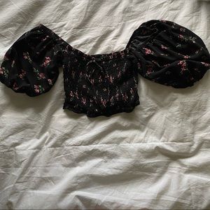 URBAN OUTFITTERS Smocked Balloon sleeve top